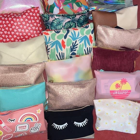 Ipsy bags FULL of items- some full size! MYSTERY BAGS - Picture 2 of 2